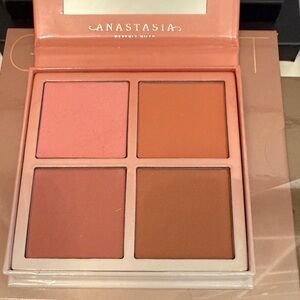 Anastasia Beverly Hills Blush Quad - Pink and Tan Hues